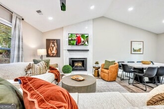 Building Photo - 1440 Glynn Oaks Dr SW