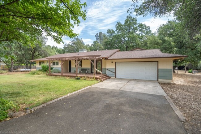 Foto del edificio - Central location in country setting! In law unit attached to house! MUST SEE!