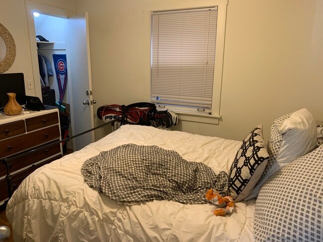 Foto del edificio - 2229 N Oakley Ave