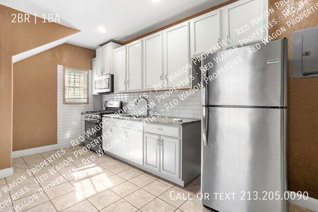 Building Photo - 236 E Dullnig Ct