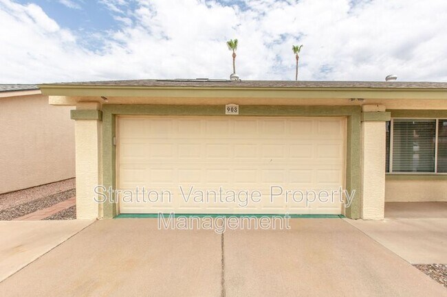 Building Photo - 908 S Ember Cir