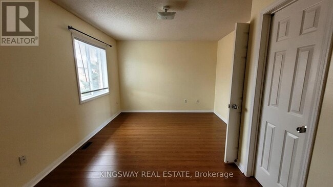 Building Photo - 2 Clay Brick Ct