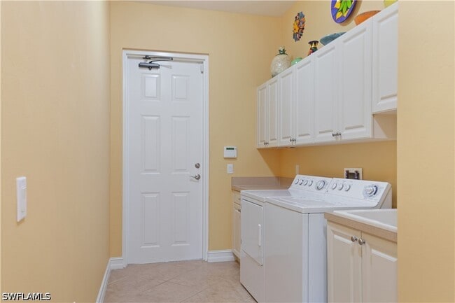 Building Photo - 5050 Blauvelt Way