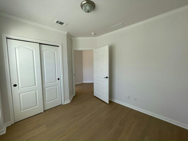 Building Photo - 3539 Vine Trl