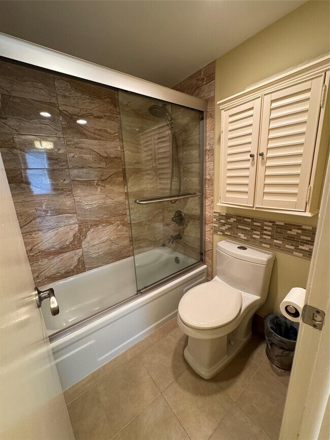 Building Photo - 111 Briny Ave