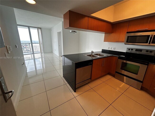 Foto del edificio - 1750 N Bayshore Dr