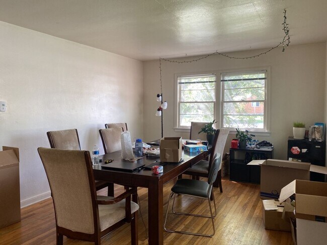 Foto del edificio - STUDENTS WELCOME! 3 Bed, 2 Bath House Clos...