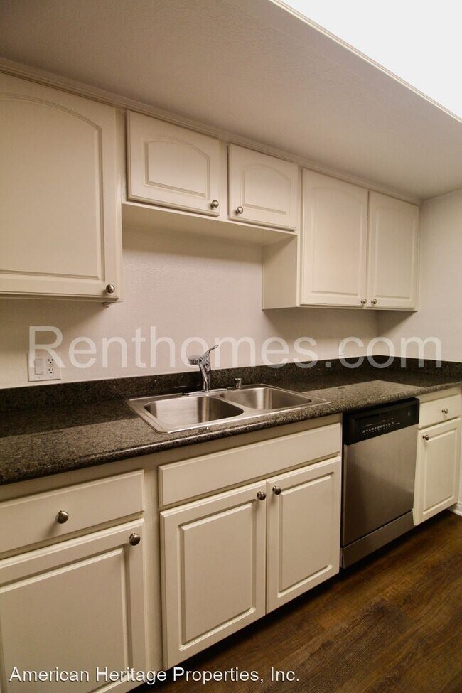 Building Photo - 12095 Alta Carmel Ct