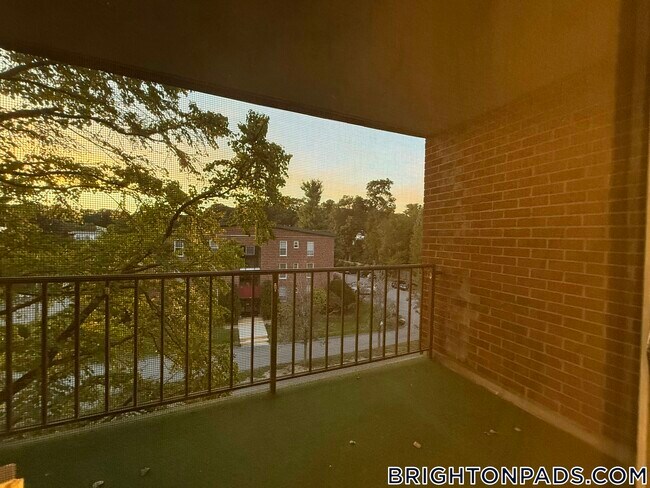Foto del edificio - 50 Broadlawn Park