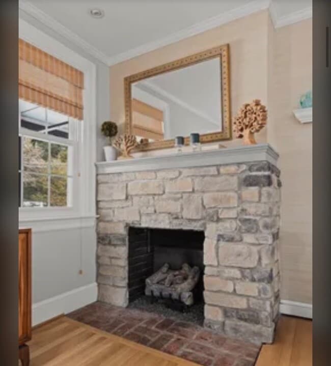 Building Photo - 444 Saint Davids Ave