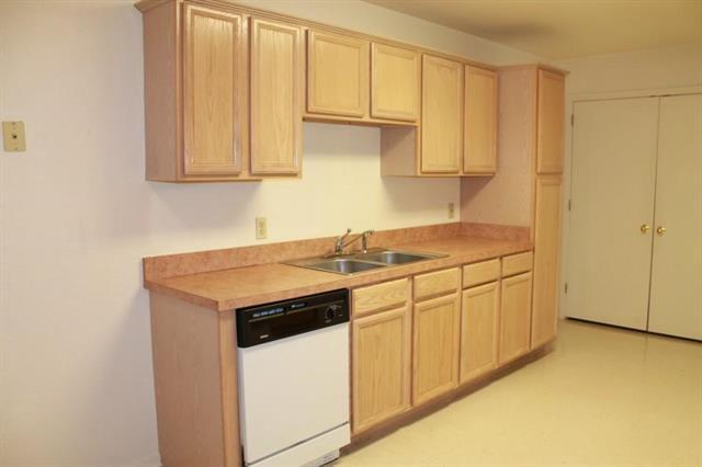 Foto del edificio - 1424 Walters Dr