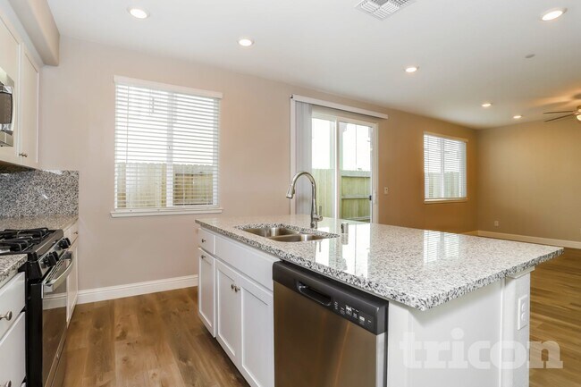 Foto del edificio - 2129 Comstock Ln