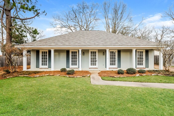 Foto principal - Gorgeous 3 Bedroom Home in Madison, MS!