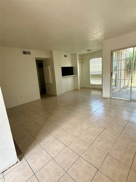 Foto del edificio - 12480 Abrams Rd