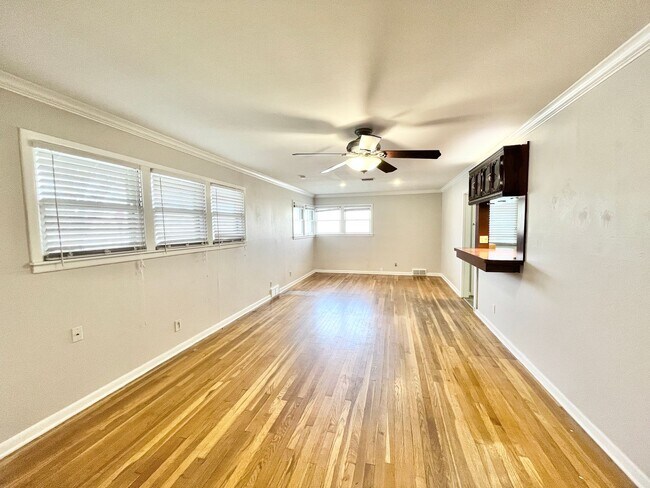 Building Photo - 4901 Rector Ave