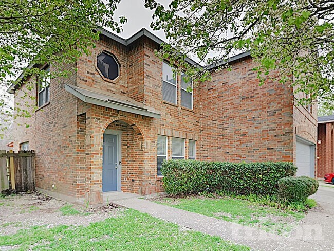 Building Photo - 541 Gibson St