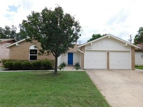 Building Photo - 12009 Swallow Dr
