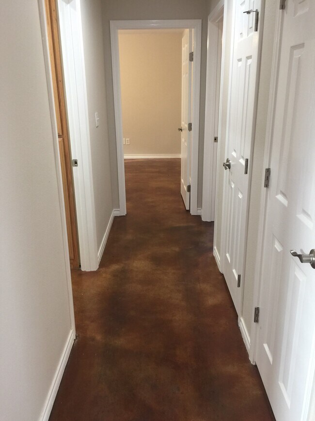 Foto del edificio - 2146 Cedar Vly