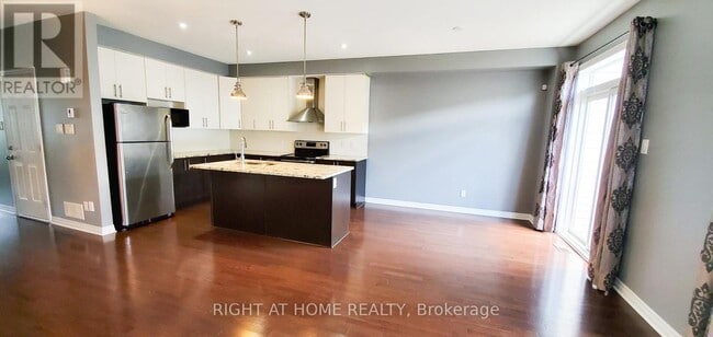 Building Photo - 617 Sunburst St