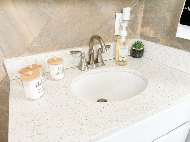 Building Photo - 3221 Herbert Ave