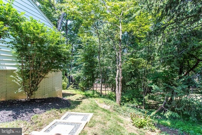 Building Photo - 1646 Montmorency Dr