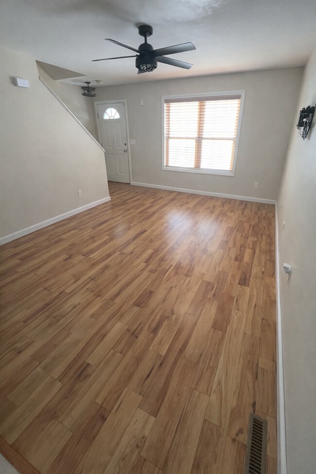 Building Photo - 1116 Worcester St