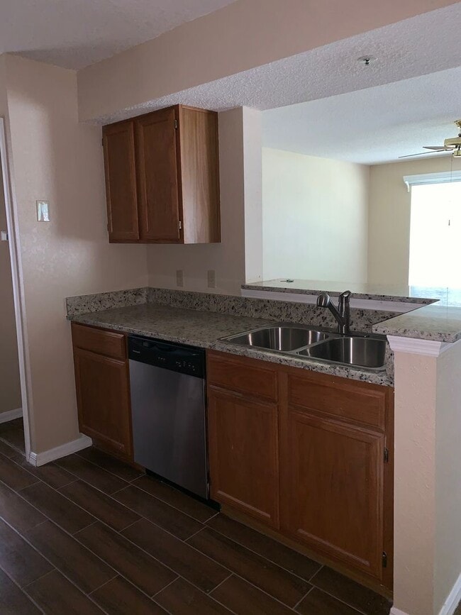 Building Photo - 3 br, 2 bath House - 705 YOUNGSTOWN PARKWA...