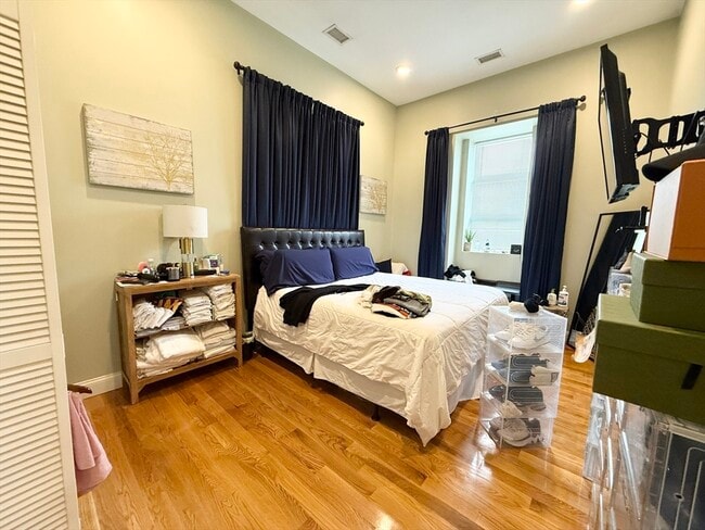 Building Photo - 409 Dudley St