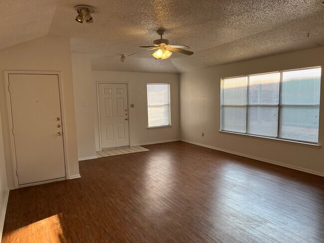 Foto del edificio - 10258 Aurora Dr