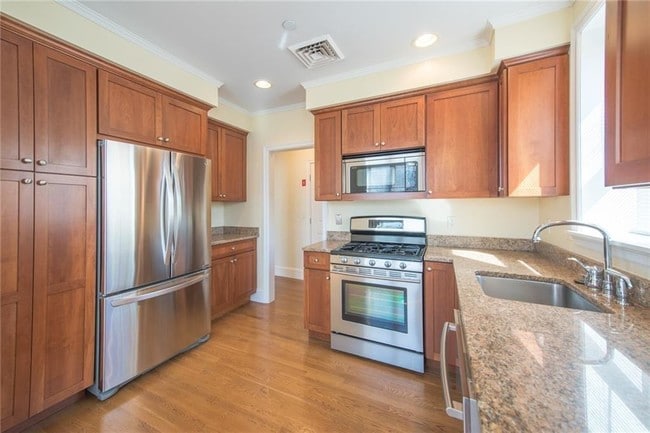 Building Photo - 1180 Narragansett Blvd