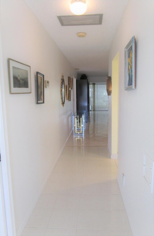 Foto del edificio - 1710 NW 18th Ave