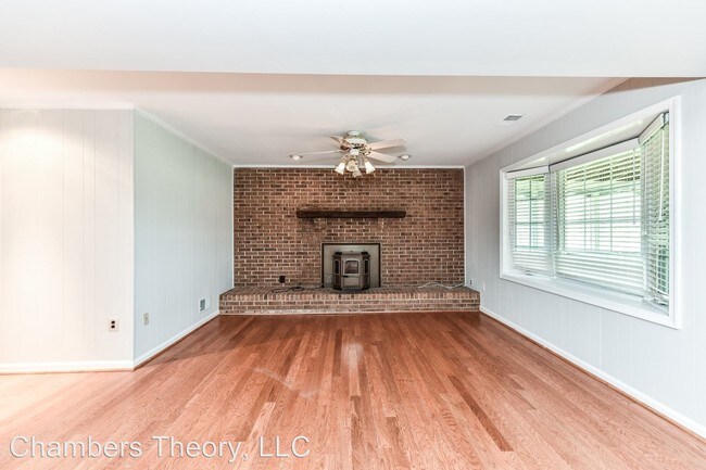 Building Photo - 4 br, 3.5 bath House - 8 FOXMORE COURT