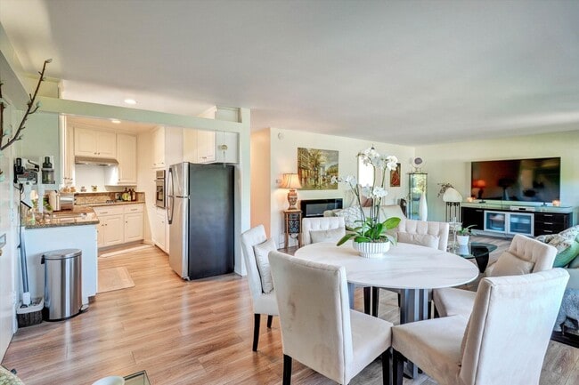 Building Photo - 13561 Table Rock Dr