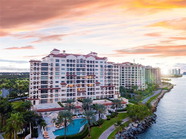 Foto del edificio - 7141 Fisher Island Dr