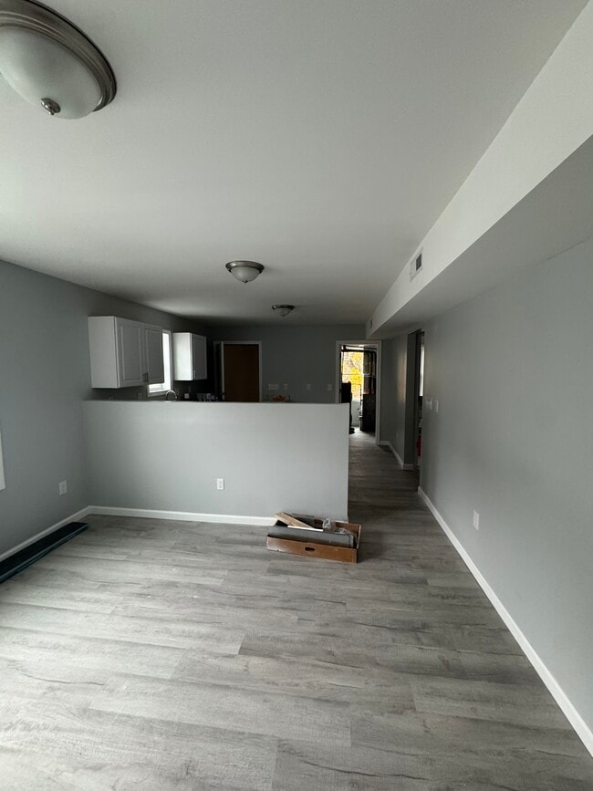 Building Photo - 240 College St