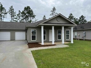 Building Photo - 33122 Stables Dr