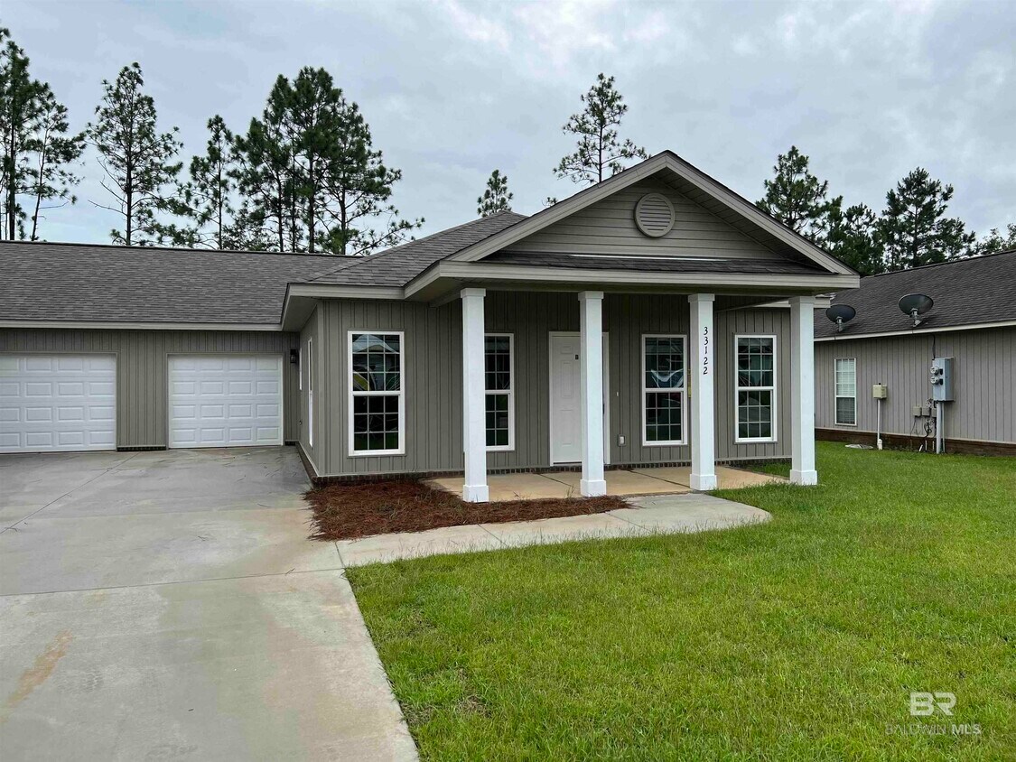 Foto principal - 33122 Stables Dr