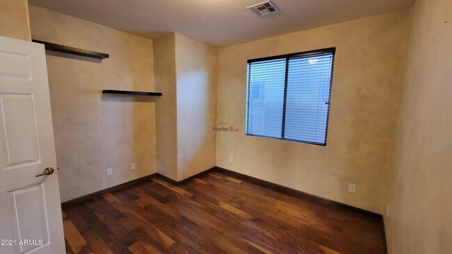 Building Photo - 42218 N 47th Ct