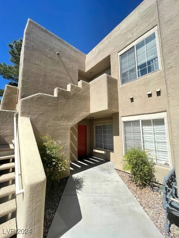 Building Photo - 1909 Villa Palms Ct