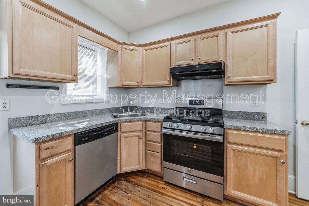 Photo - 2509 E Oakdale St