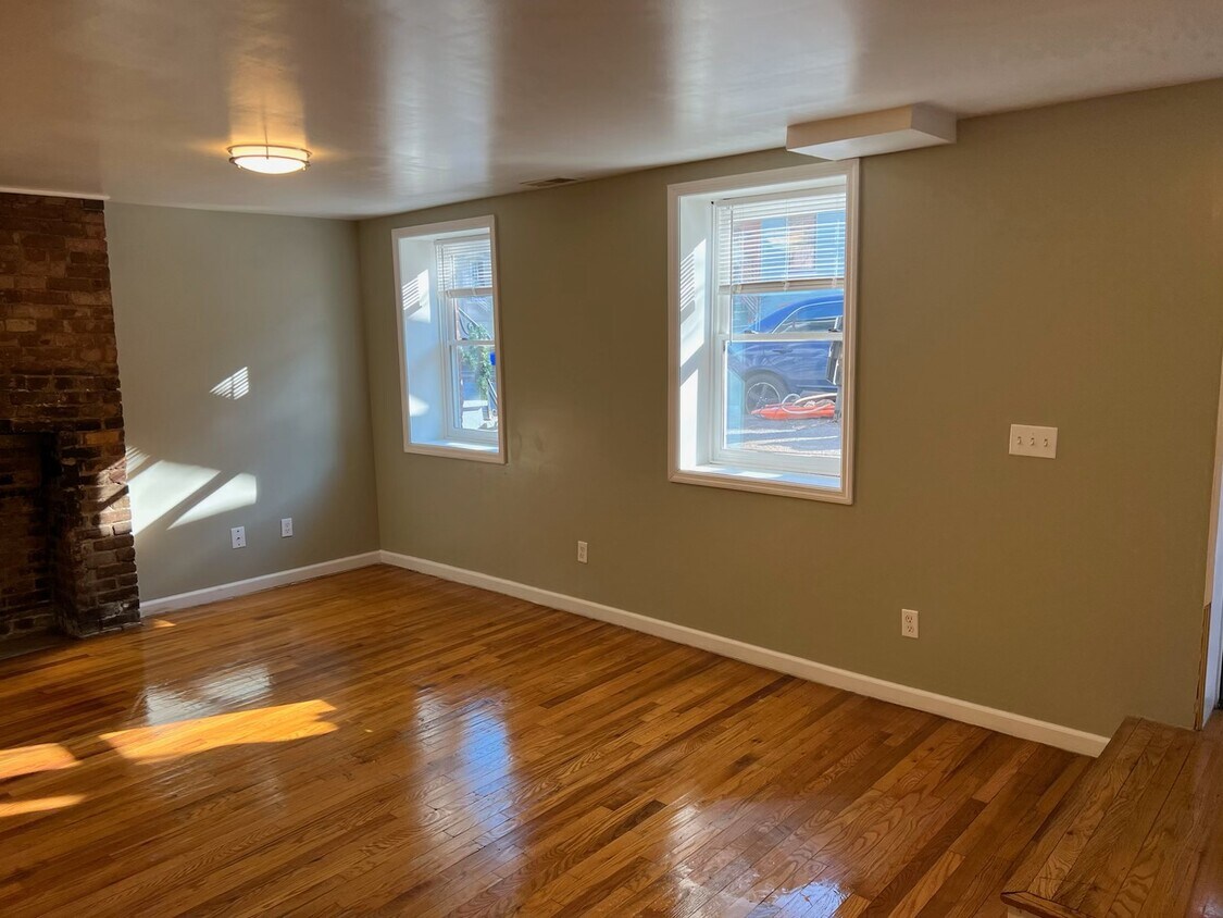 Living Room - 49 Myrtle Ave