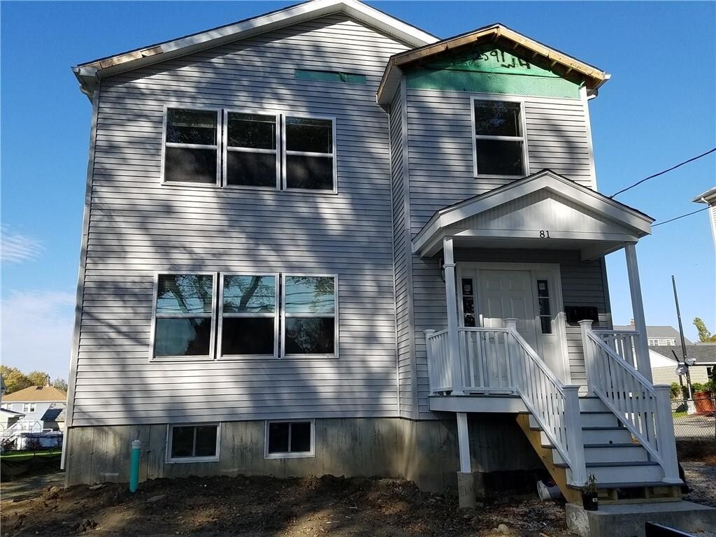 Primary Photo - 81 Bayview Ave