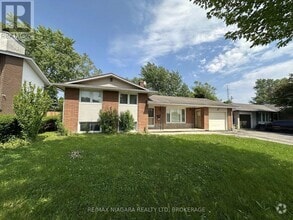 Building Photo - 182 Willson Rd