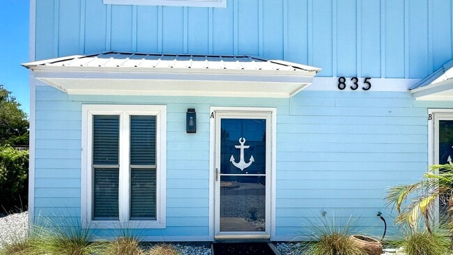 Building Photo - Walk to the Beach, North End of Amelia Island!!