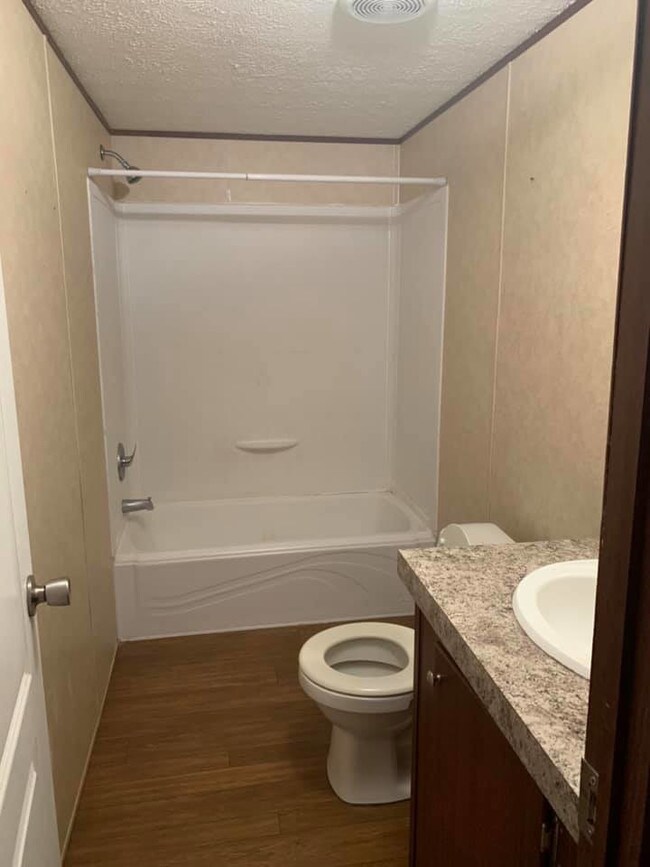 Foto del edificio - 585 S. Old Groveton Road, Lot #1