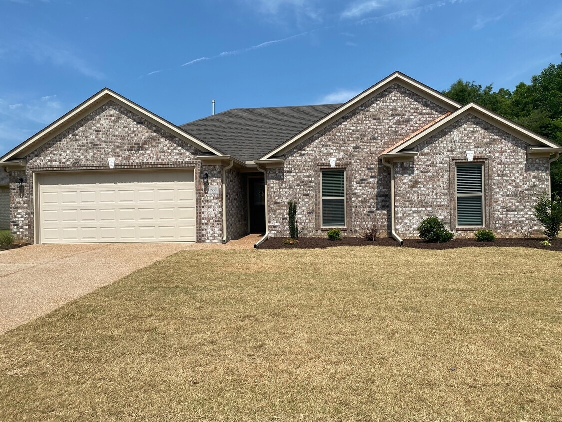 95 Jackson Crk Dr, Jackson, TN 38305 House Rental in Jackson, TN