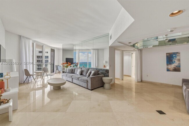 Building Photo - 16445 Collins Ave
