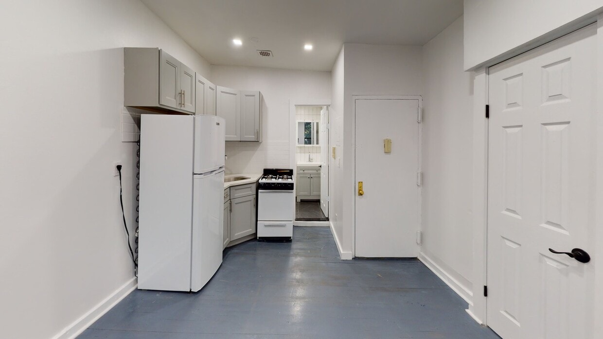 Photo - 324 1/2 East 8 Street Apartment