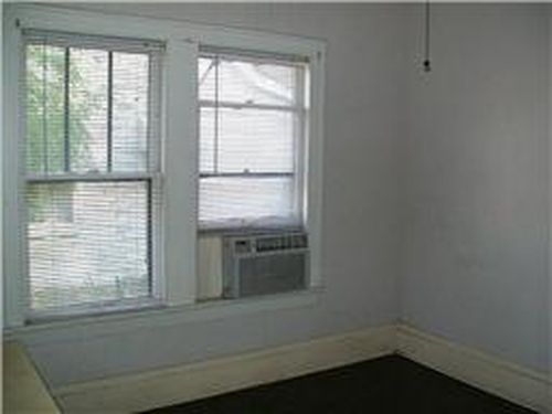 Building Photo - 1227 W Clay St