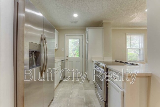 Building Photo - 1409 Dearing Rd